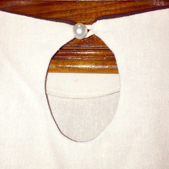 Gorgeous Top with Pearl Button - Picture 2 of 4